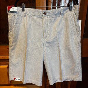 NWT IZOD 36 Mens Sandy Bay Seersucker Shorts in Cedarwood Khaki 10.5" Inseam